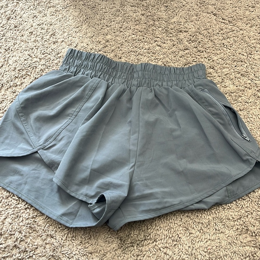 Gray running shorts, small